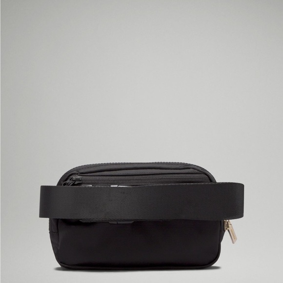 Lululemon black belt bag with gold hardware - Picture 3 of 5